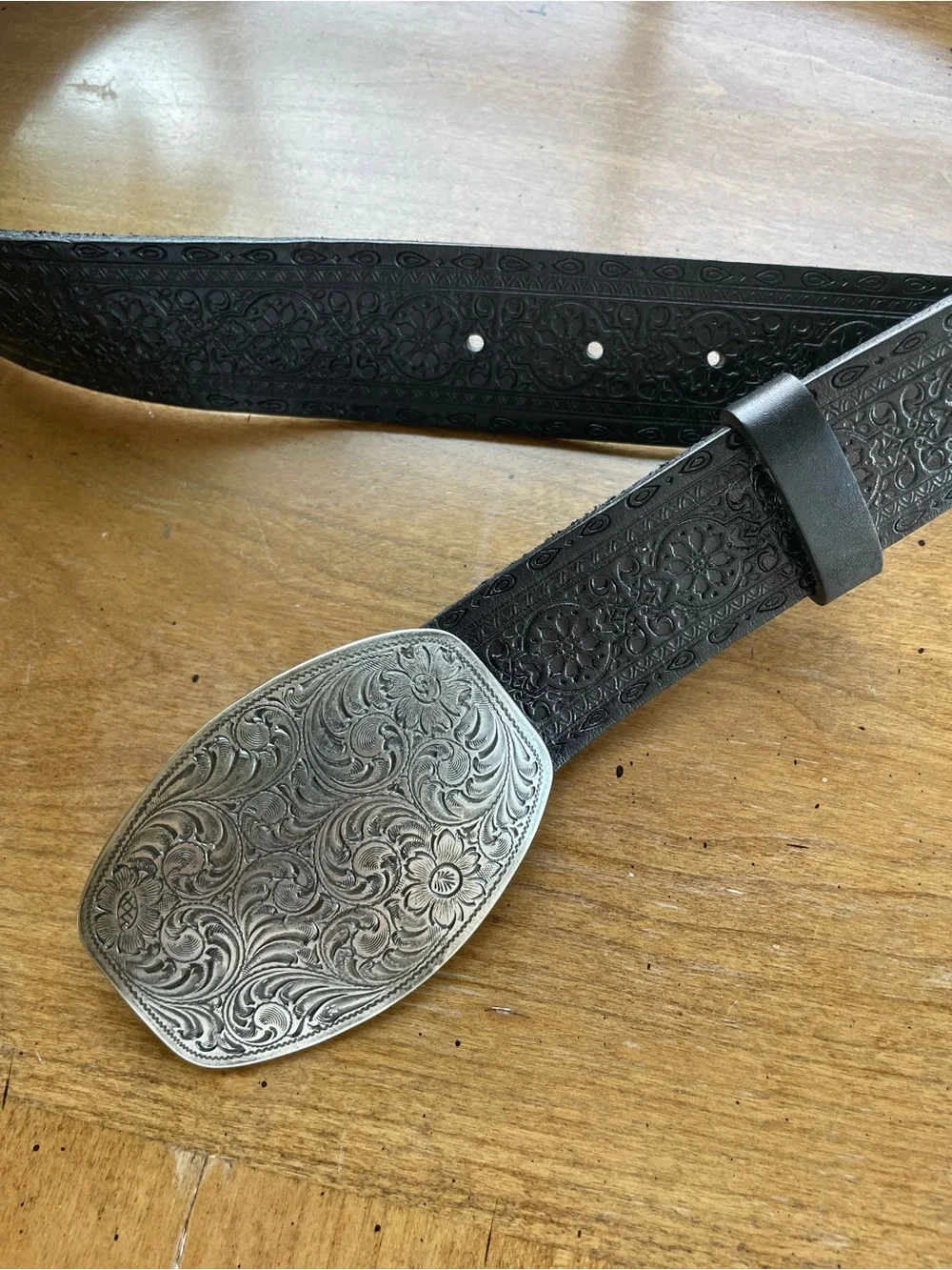 Vintage 90’s Black Leather Belt with Engraved Silver Buckle size 36”